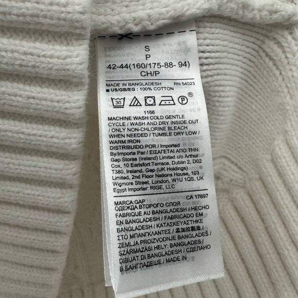 Classic Gap White Cable Knit Sweater - Picture 5 of 10